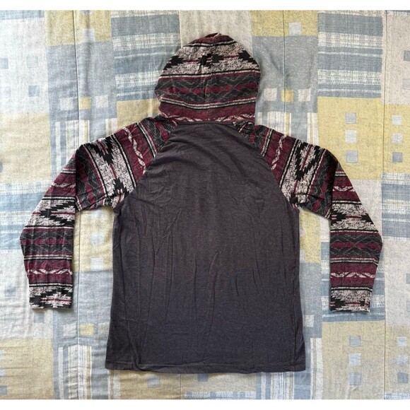 COPY - Aeropostale Gray Pullover Long Sleeve Aztec Print Hooded Sweatshirt Men'… - Picture 2 of 16